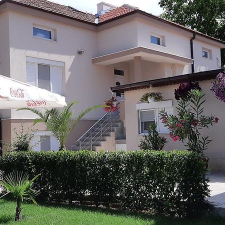 סבילנגראד Villa Ros Guest House מראה חיצוני תמונה