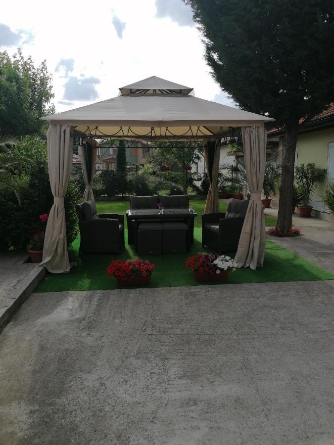 סבילנגראד Villa Ros Guest House מראה חיצוני תמונה