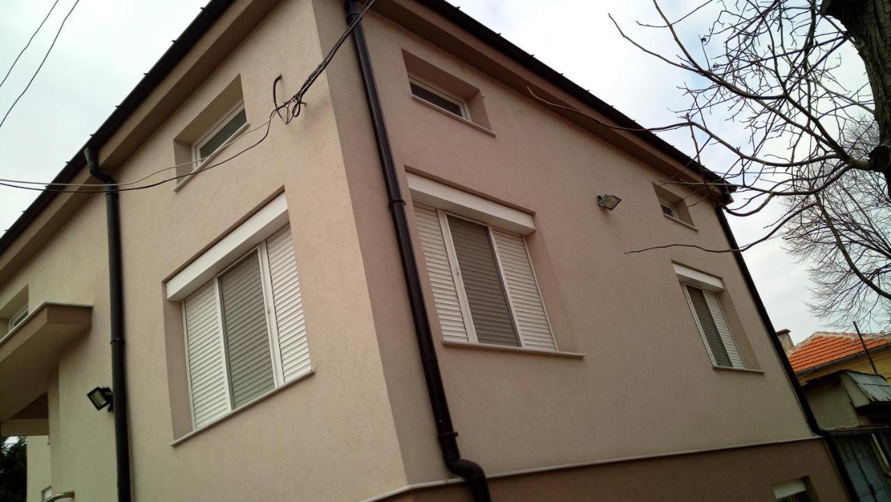 סבילנגראד Villa Ros Guest House מראה חיצוני תמונה