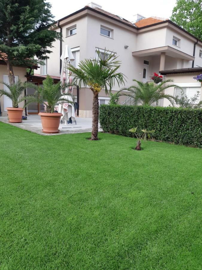 סבילנגראד Villa Ros Guest House מראה חיצוני תמונה