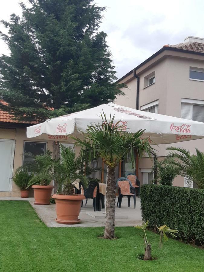סבילנגראד Villa Ros Guest House מראה חיצוני תמונה