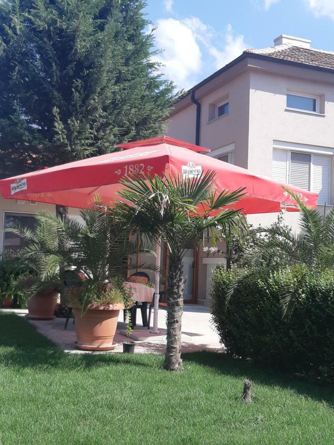 סבילנגראד Villa Ros Guest House מראה חיצוני תמונה