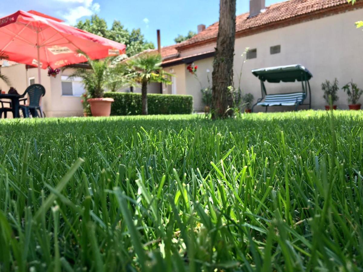 סבילנגראד Villa Ros Guest House מראה חיצוני תמונה